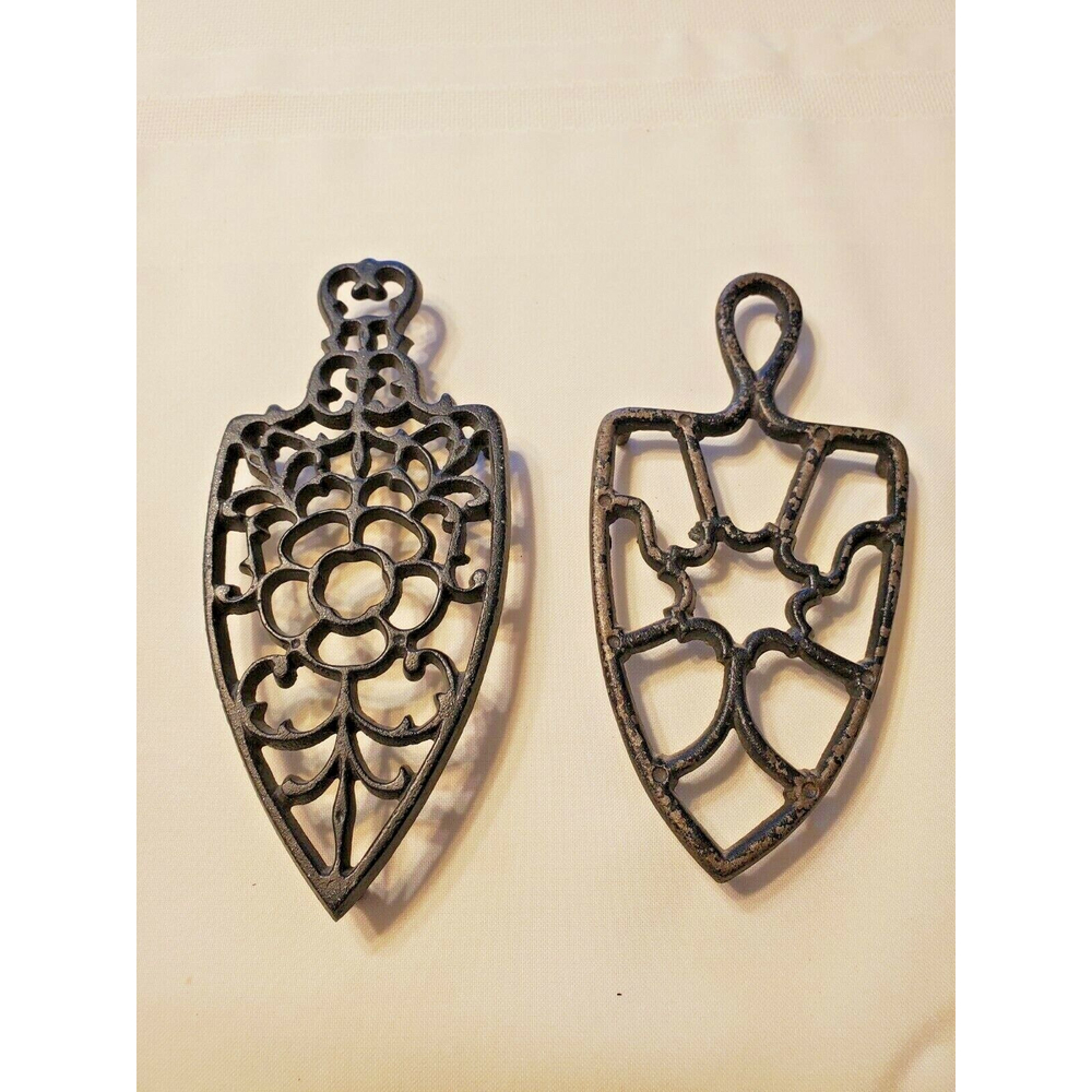 Vintage 2 Cast Iron- Iron Rest Trivets 1- Virginia Metalcrafters